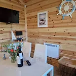 Ranczo Wodnica - Letniskowe, Na Wylacznosc * Ustka