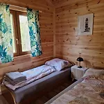 Ranczo Wodnica - Letniskowe, Na Wylacznosc Holiday home *