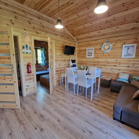 Ranczo Wodnica - Letniskowe, Na Wylacznosc Ustka