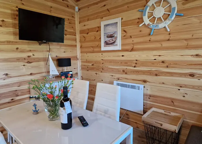 Ranczo Wodnica - Letniskowe, Na Wylacznosc * Ustka