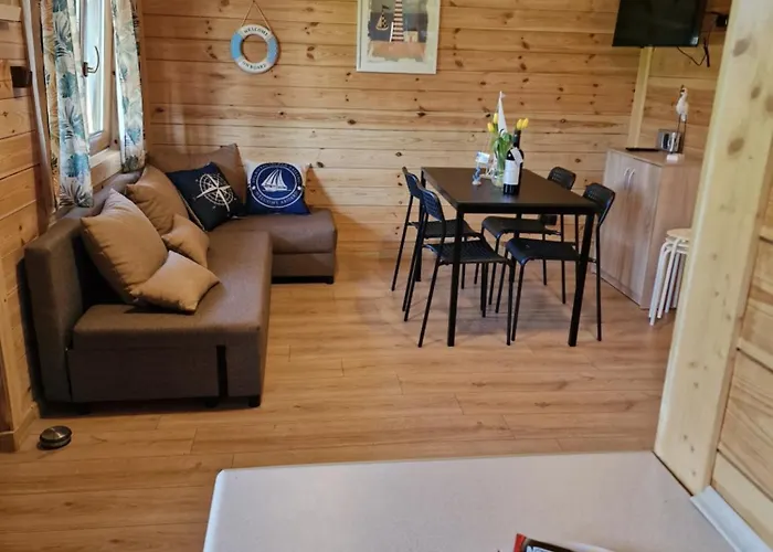 Ranczo Wodnica - Letniskowe, Na Wylacznosc Ustka